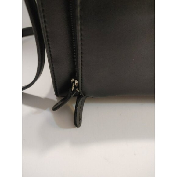 Liz Claiborne Black Shoulder Bag With Adjustable Strap p1 - Picture 14 of 16